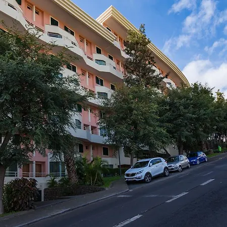Golden Place Apartment *
