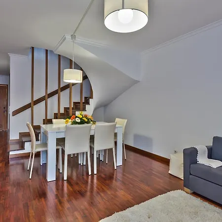 Golden Place Apartment